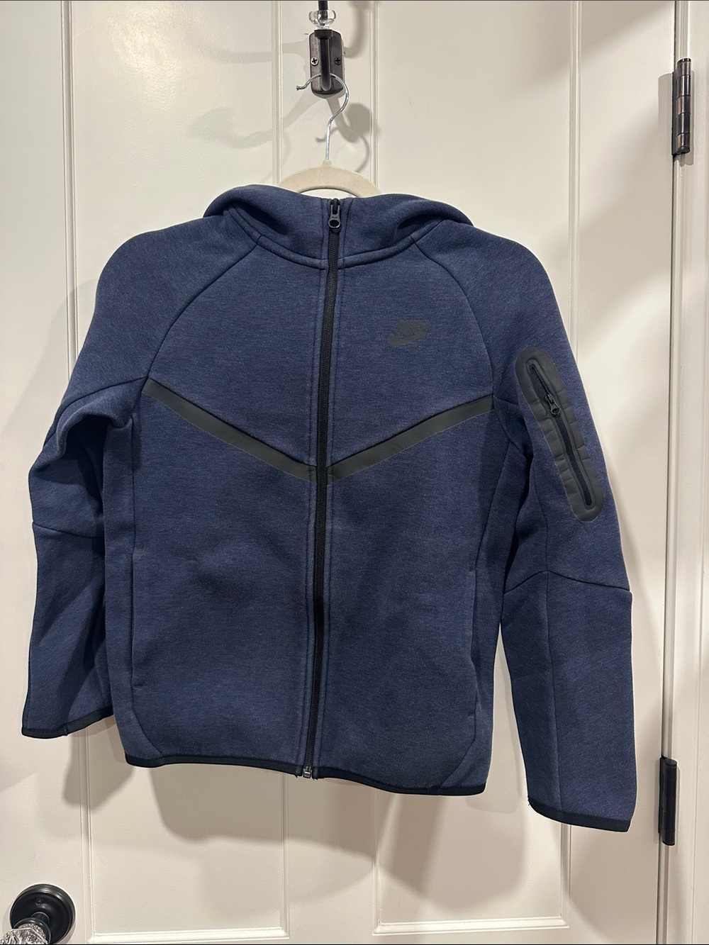 Boys Large Nike Nike Tech Dark Blue Hooded Zip Jacket with Black Trim